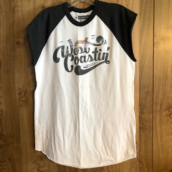 Tops - Graphic tee